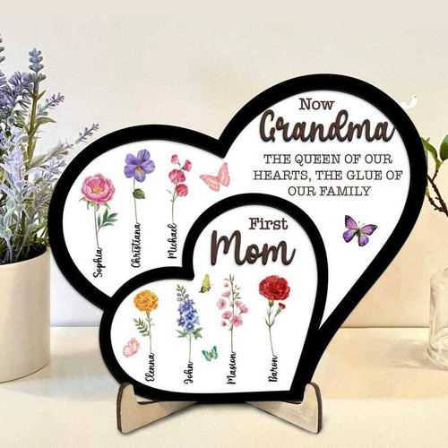 Birth flower wooden garden sign with 'First Mom Now Grandma' quote, personalized family names, thoughtful Mother's Day gift | Familywalldecor