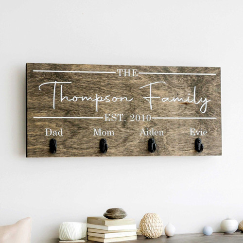 Personalized rustic family key holder, wall-mounted wood plaque with custom last name, 4 black hooks, entryway decor | Familywalldecor