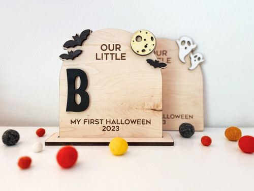 Baby's First Halloween ghost wood sign, personalized with name and 2024, sweet nursery decor keepsake for newborn or new parents | Family Wall Decor