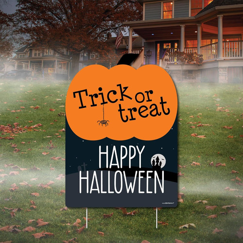 Halloween trick-or-treat metal sign with Welcome text, personalized with family name for outdoor yard and porch decoration | Familywalldecor