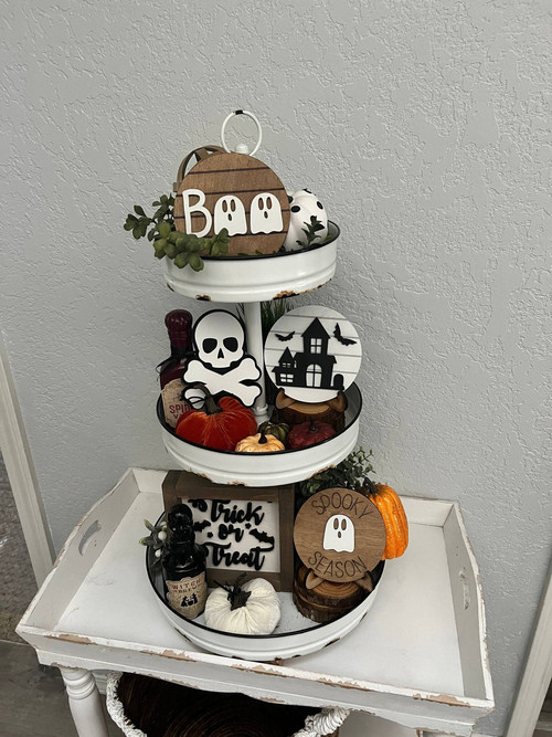 Halloween ghost 3D mini round wood sign for farmhouse tiered tray decor, rustic natural wood with white ghost and Boo cutout | Familywalldecor