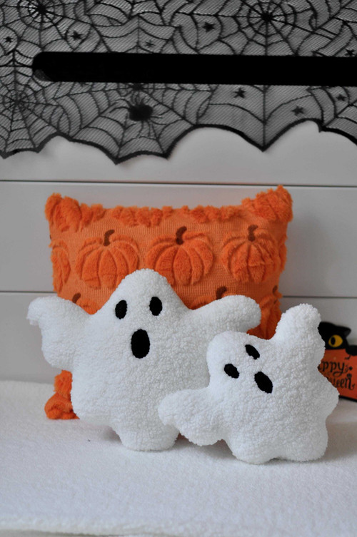 Halloween ghost plush pillow in soft sherpa, spooky throw decor for kids and adults, perfect for couch, bed, or playroom | Familywalldecor