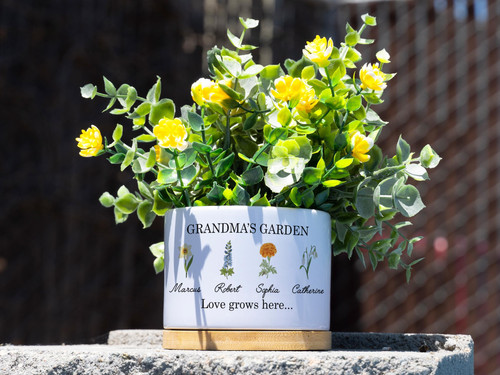Grandma's Garden ceramic plant pot personalized with grandchildren’s names, heartfelt Mother’s Day gift and patio decor | Familywalldecor