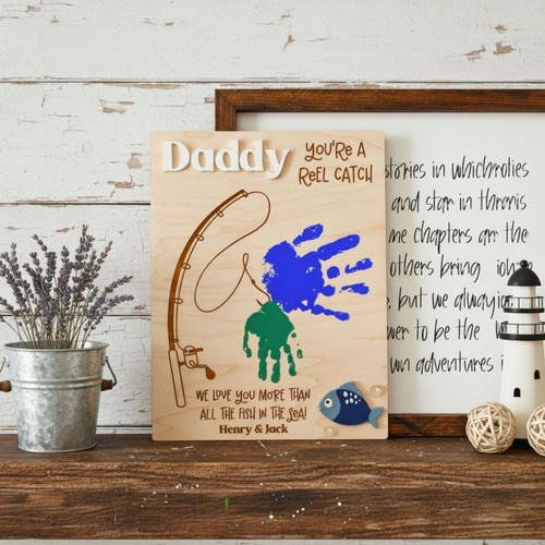 Personalized Fishing Dad Handprint Wood Sign - Unique Father's Day Gift For Grandpa & Dad | Familywalldecor