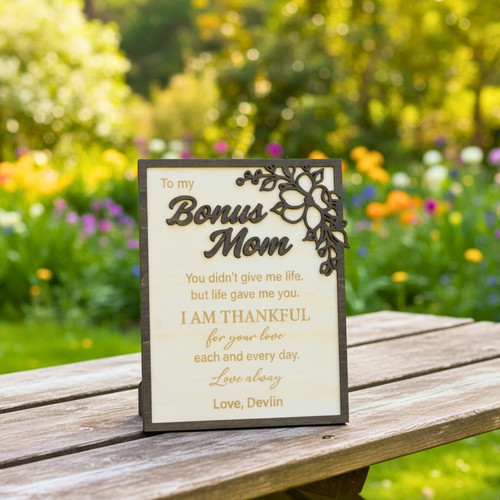 Stepped Up Mom Floral Wood Sign - Personalized Gift For Bonus Mom - Thoughtful Step Mom Message | Familywalldecor