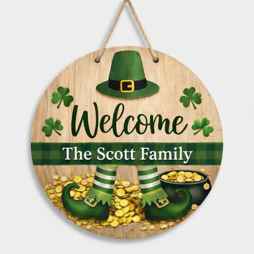 Lucky Clover Round Wood Sign, Festive Irish Style Home Decor - Personalize Wall Art