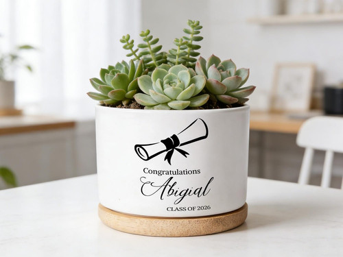 Personalized Ceramic Graduation Plant Pot with Name – Class of 2026 - Best Gift Smart