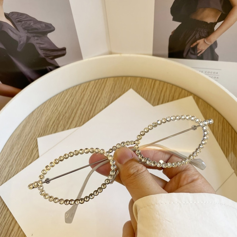 One Pc New Stylish Eight Colors Round Shape Plastic Small Frame Rhinestone Decor Polarized Uv Protection Sunglasses