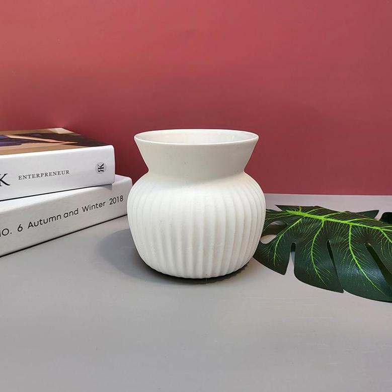 Small Ribbed Terracotta Ceramic Vase 700ml, Retro Rustic Flower Vase, Matte White Vase Aesthetic Room Decor Living Room