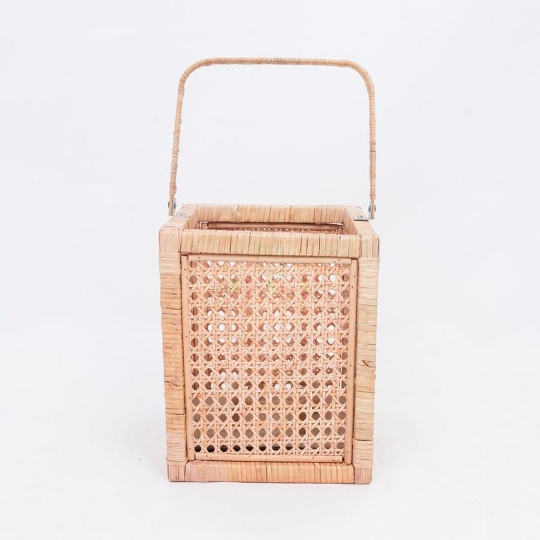Small Natural Rattan Candle Holder Lantern with Wood Frame for Home Decoration