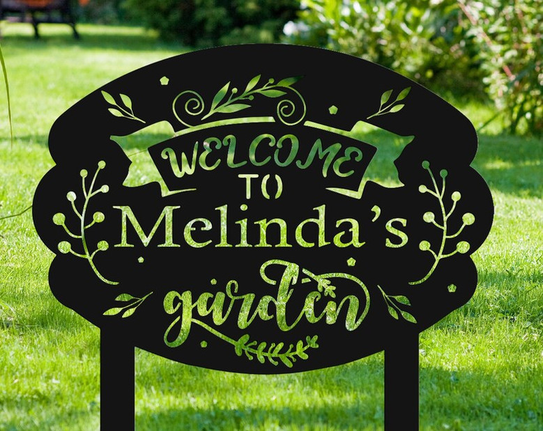 Custom Flowers Garden Metal Yard Stake, Personalized Garden Name Sign, Unique Garden Decor
