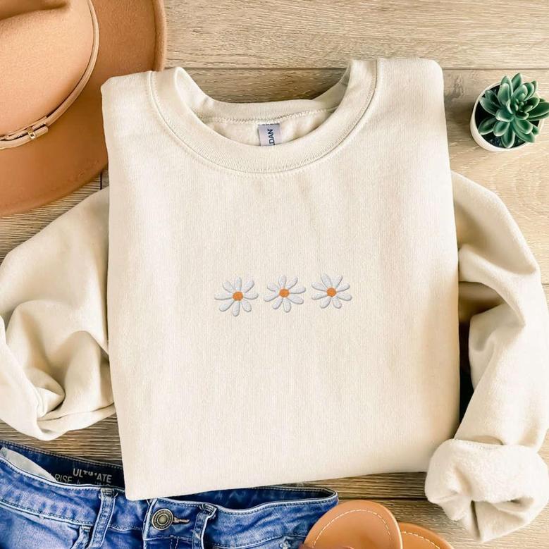 Cute Daisy Embroidered Sweatshirt, Minimalist Daisy Embroidered Sweater For Mom