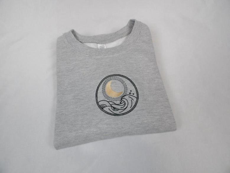 Sun Moon Behind the Waves Circle Round Embroidered Sweatshirt For Men Women