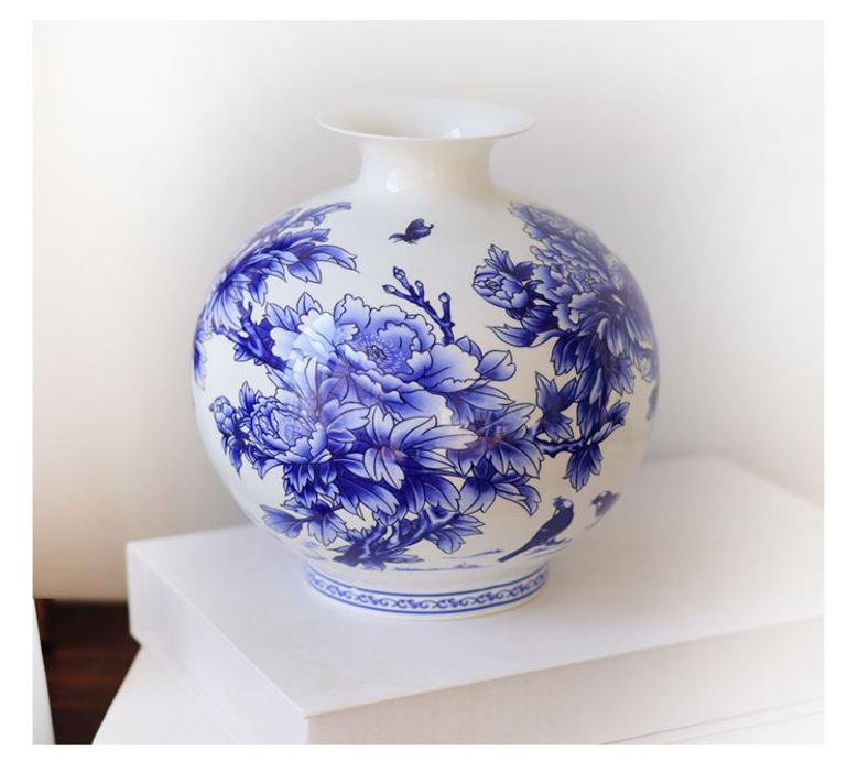 Blue And White Porcelain Vases Fine Bone China Peony Decorated Ceramic Vase