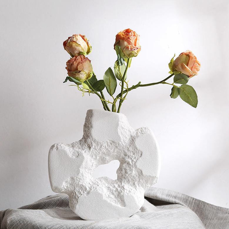Creative Minimalist Modern Porcelain Unique Custom Nordic Creative Ceramic Vase For Interior Decorations