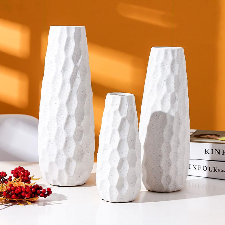 Modern Creative Gifts Accessories Tabletop Nordic Modern Handmade Ceramic Wedding Flower Vase For Home Decor
