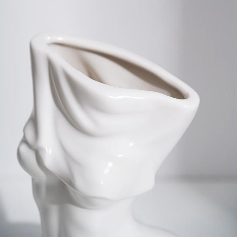 Modern White Home Decorative Body Art Vase Handmade Porcelain Vase Irregular Ceramic Flower Vases