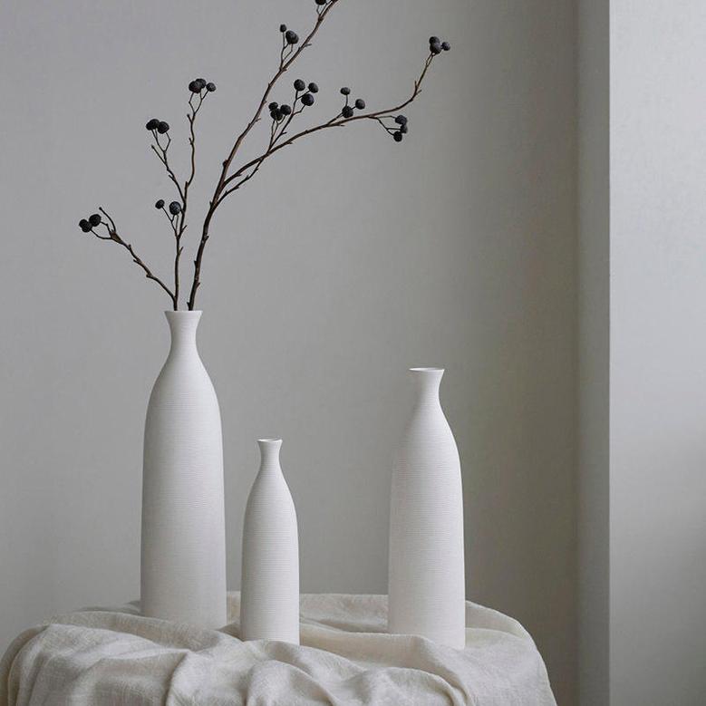 Nordic Modern Porcelain Minimalist White Color Bottle Shape Desktop Vase Design Ceramic Vases Decoration