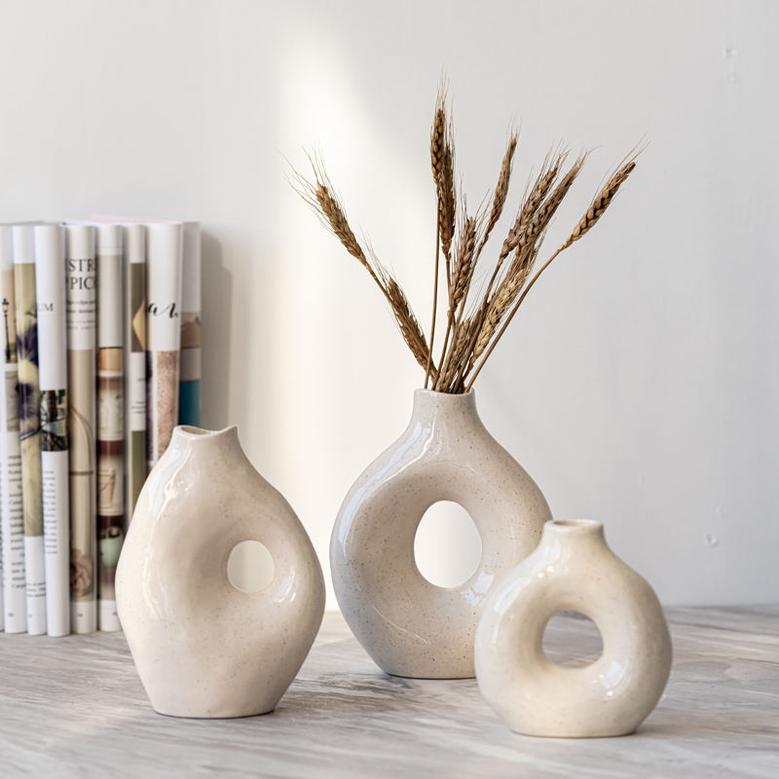 Nordic White Decorative Round Circle Pottery Minimalism Ceramic Vase Donuts Flower Porcelain Ceramic Vases