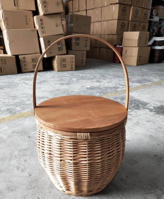 Picnic Wicker Basket with Lid – Round Willow Rattan Beach Basket with Wooden Top