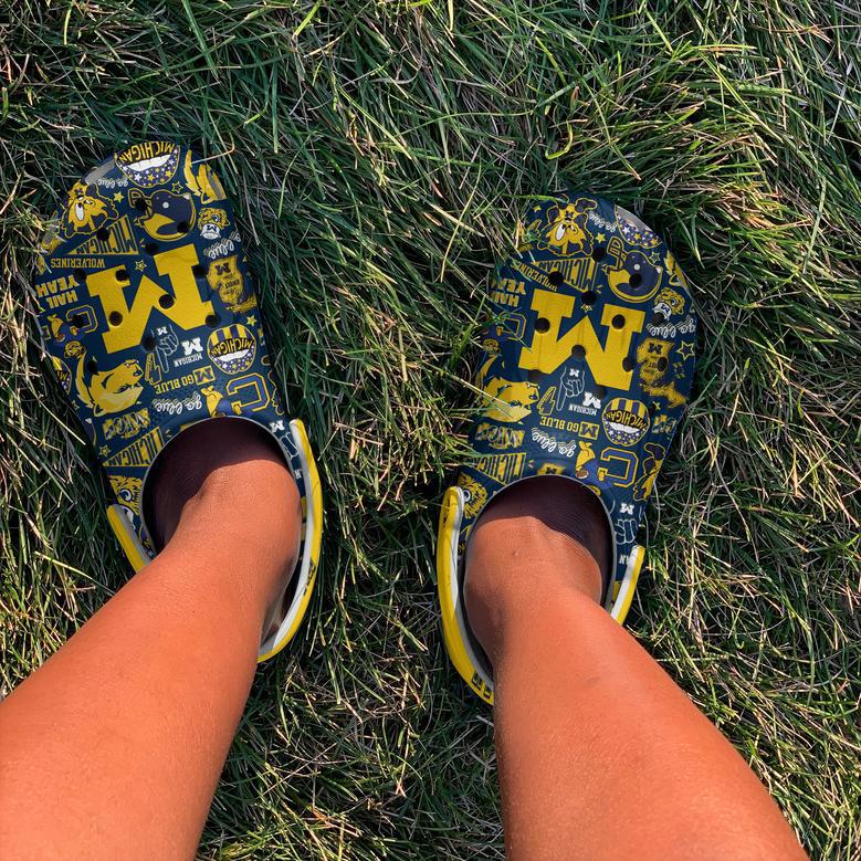 Michigan Wolverines Ncaa Sport Crocs Crocband Clogs Shoes