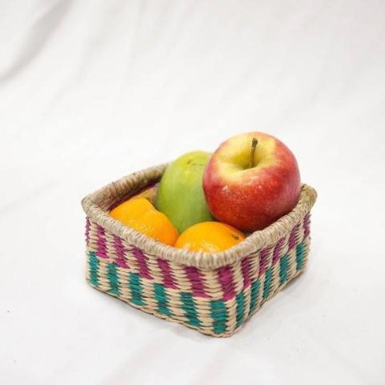 Set of 2 Decorative Seagrass Serving Tray Modern Serving Trays For Vegetable Storage Rattan Handmade