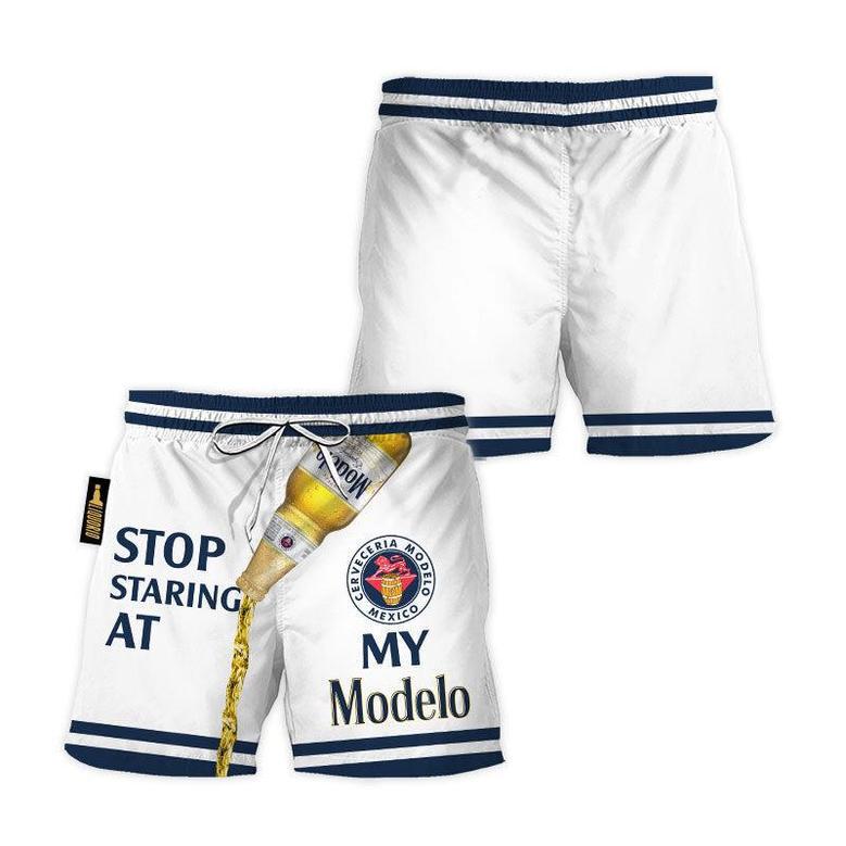 Modelo Stop Staring At Swim Trunks