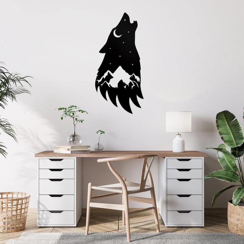 Wolf Head Metal Wall Art - Detailed Artwork for Home Decor