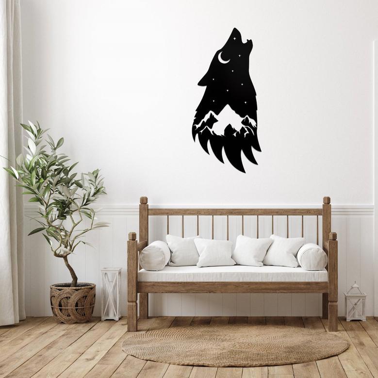 Wolf Head Metal Wall Art - Detailed Artwork for Home Decor