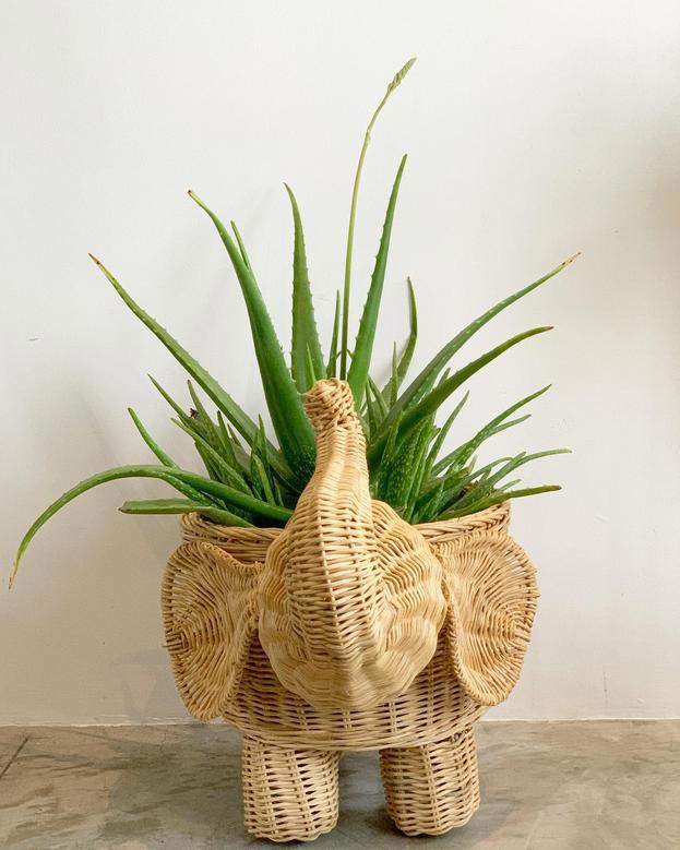 Handmade Wicker Rattan Elephant Planter for Home Decoration