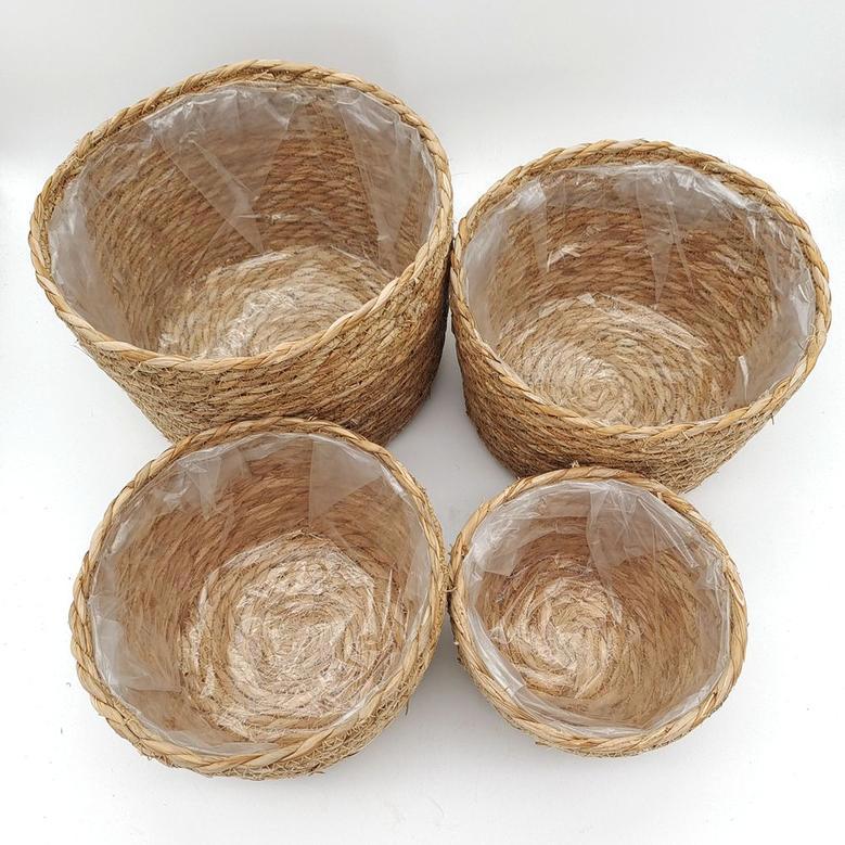 Stylish Round Wicker Storage Baskets for Vertical Gardens