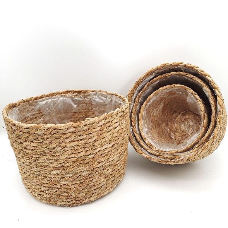 Stylish Round Wicker Storage Baskets for Vertical Gardens