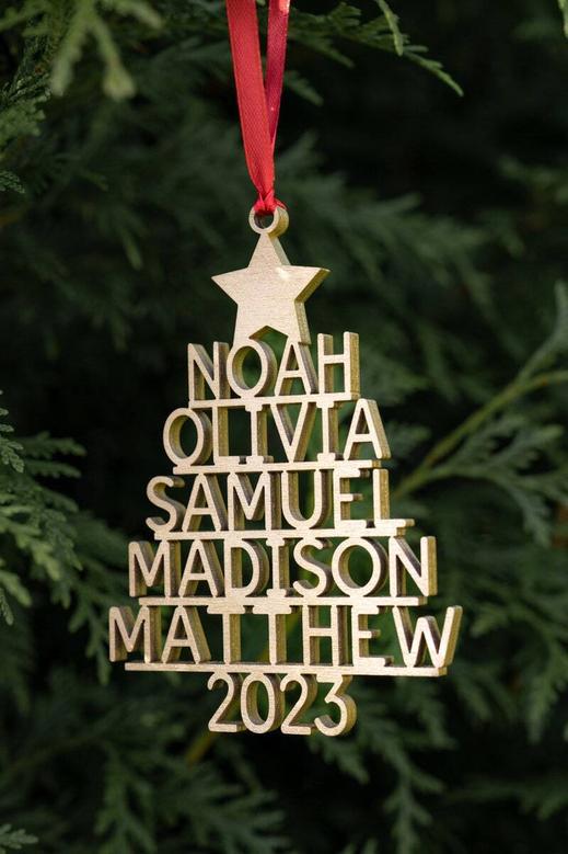 Personalized Wooden Ornament With Family Names For Tree Decoration - Thoughtful Christmas Gift