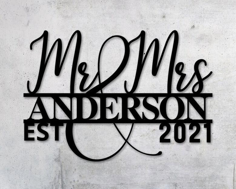 Mr And Mrs Metal Wedding Name Sign - Personalized Centerpiece For Wedding Venues And Sweetheart Tables