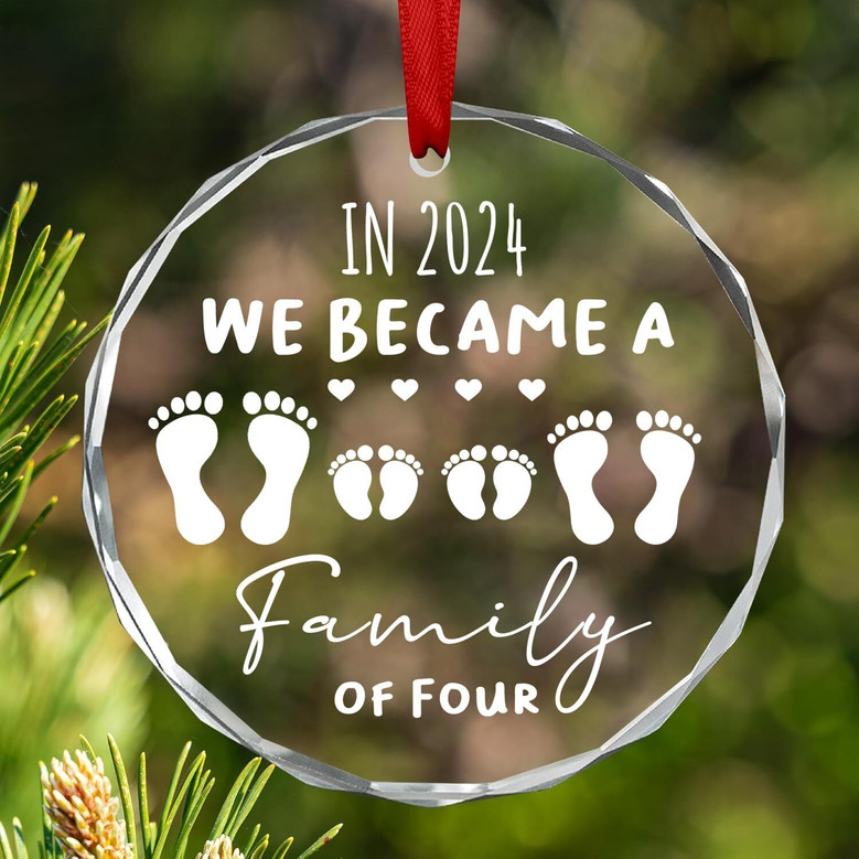Heartfelt 2024 Family Christmas Ornament For New Moms And Dads – Personalized Glass Decoration For Holiday Cheer