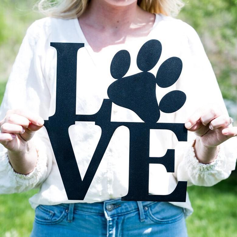 Heartfelt Metal Dog Wall Art With Paw Print Design For Dog Mom And Dad | Customizable Puppy Love DéCor Sign