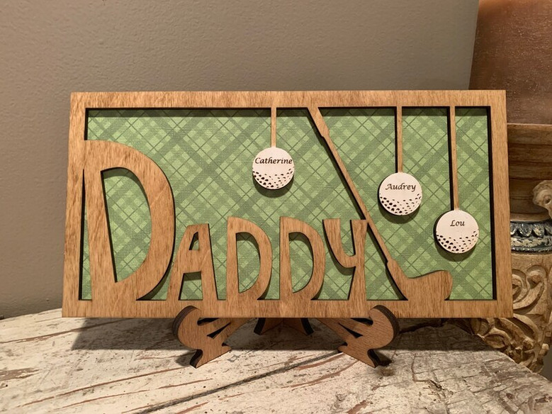 Golf sign custom for Dad, featuring green fairway and flag art; personalized name, perfect birthday gift for Grandpa golfer