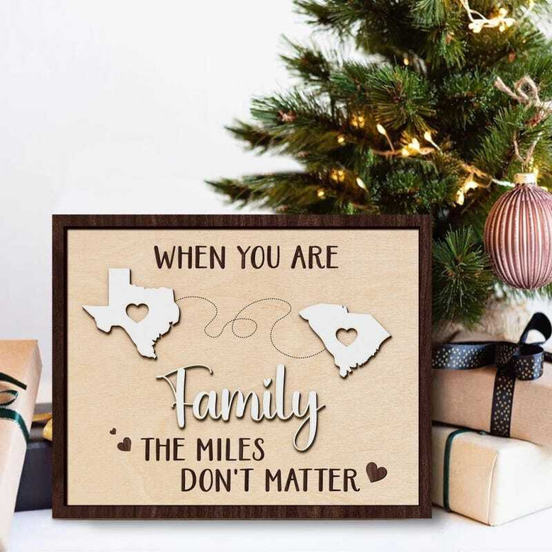 Heartfelt long-distance family wooden sign, custom names and date, whitewashed farmhouse, connecting hearts, farewell gift Heartfelt long-distance family wooden sign, custom names and date, whitewashed farmhouse, connecting hearts, farewell gift