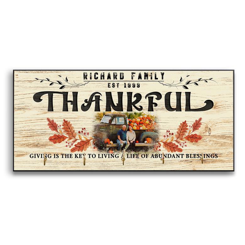 Thankful Key Holder for Wall - Rustic Family Wall Decor