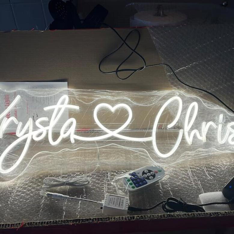 Personalized Metal Wedding Neon Sign For Couples Engagement Backdrop