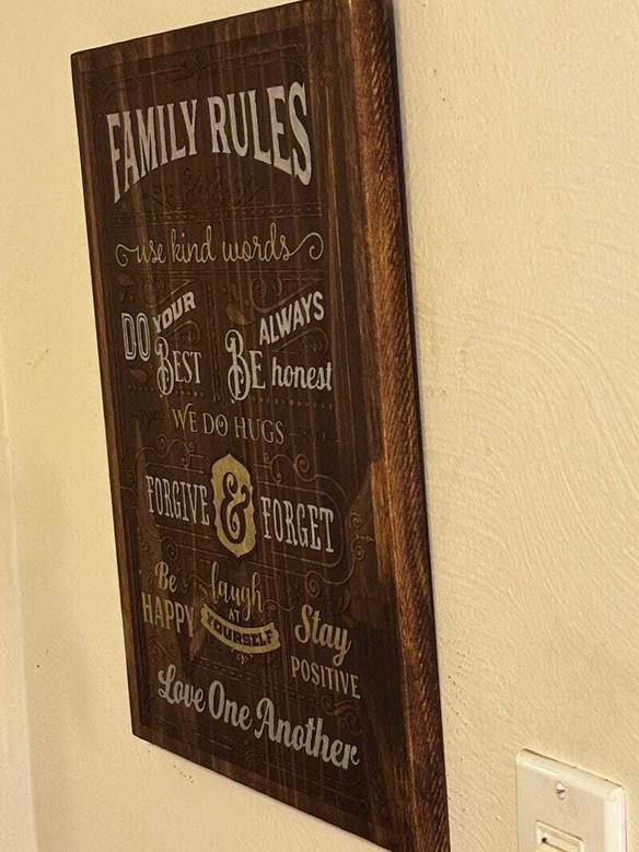 Touching Personalized Family Rule Wood Sign For Indoor DéCor