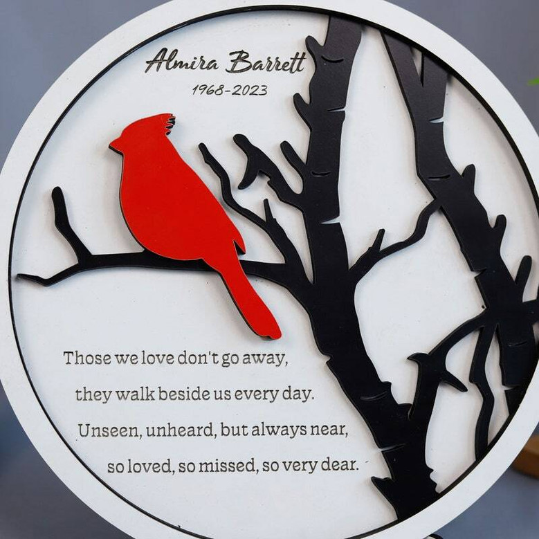 Personalized Cardinal Memorial Sign For Mom Loss - Thoughtful Remembrance Gift