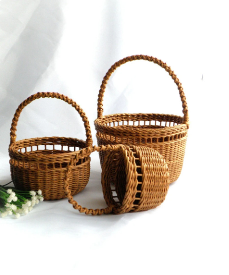 Charming Wicker Wedding Baskets for Flower Girls