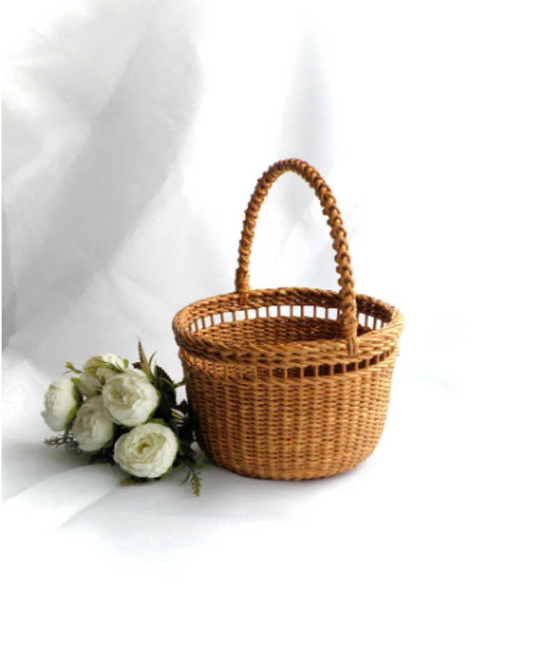 Charming Wicker Wedding Baskets for Flower Girls