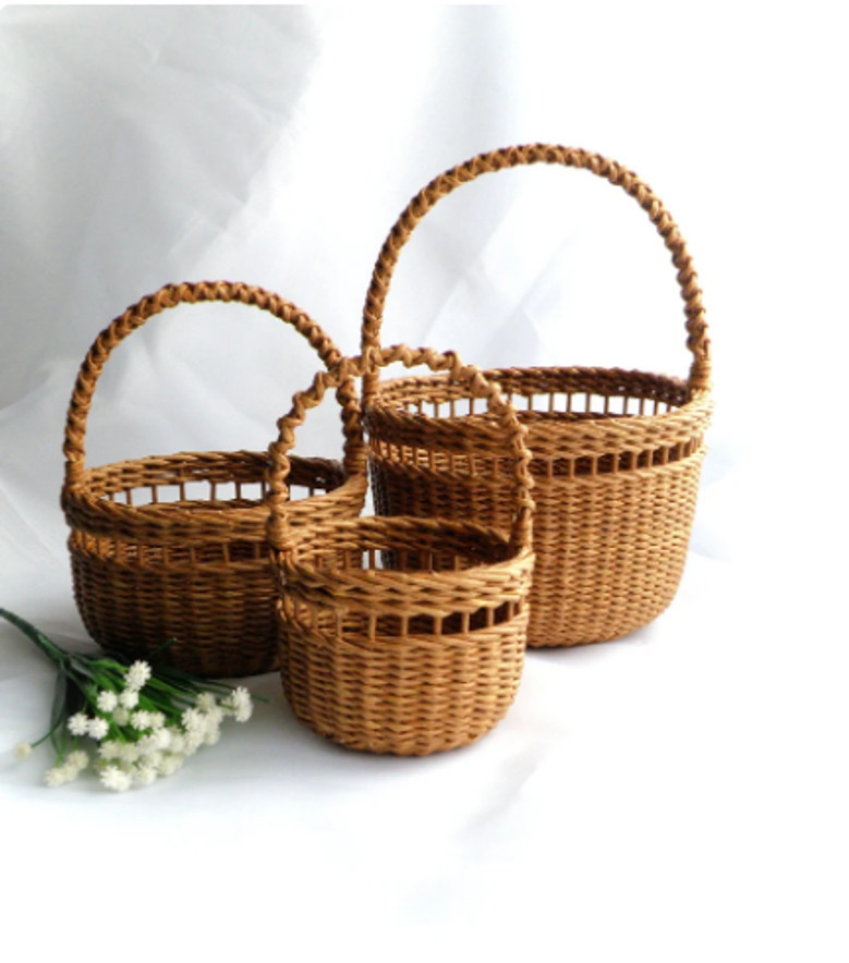 Charming Wicker Wedding Baskets for Flower Girls