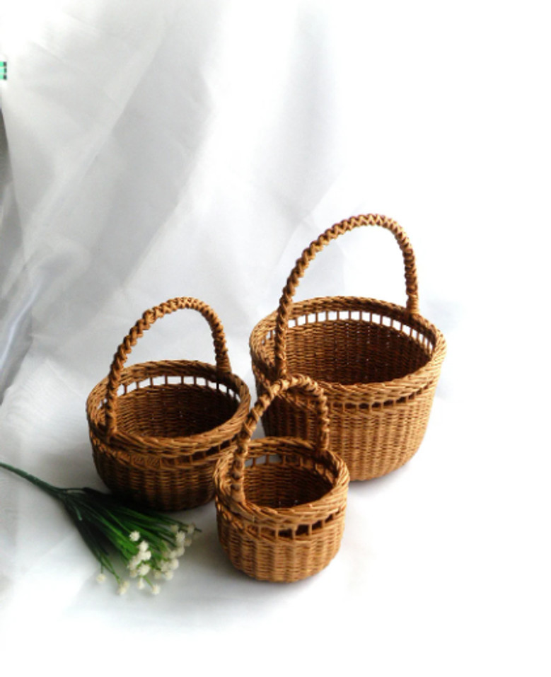 Charming Wicker Wedding Baskets for Flower Girls