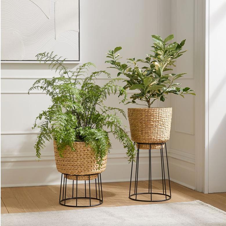 Eco-friendly Water Hyacinth Woven Planter Stand for Home and Garden