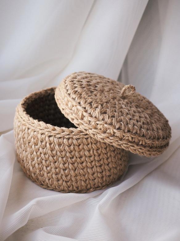 Handcrafted Small Seagrass Basket with Lid