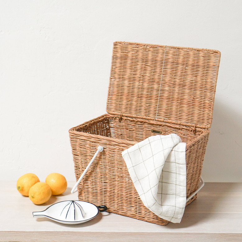 Luxury Rattan Picnic Hampers with Customizable Lid