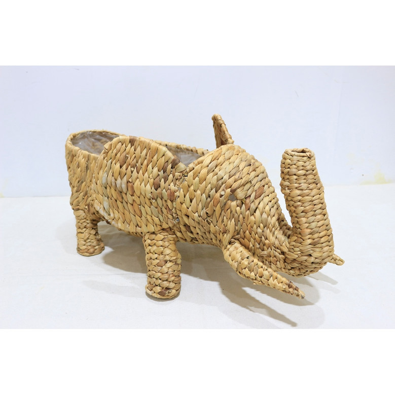 Natural Decorative Animal Shaped Wicker Baskets for Home